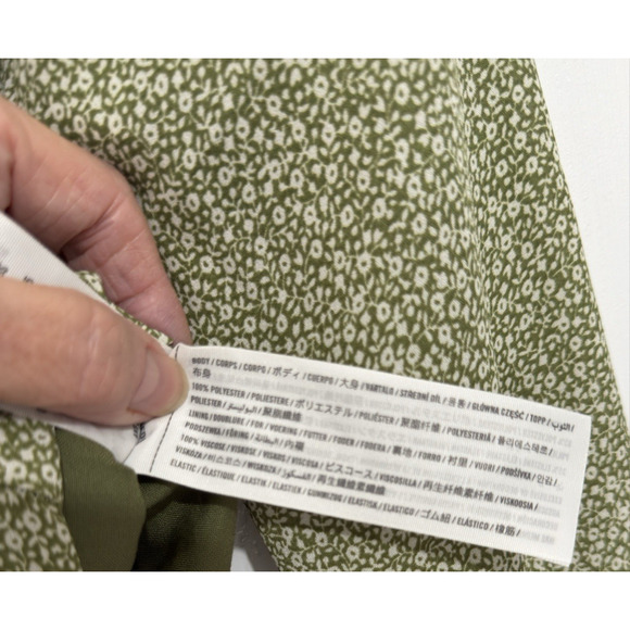 Abercrombie & Fitch Sz S Green Ditsy Floral Cropped Blouse Smocked Back Boho - Picture 8 of 8